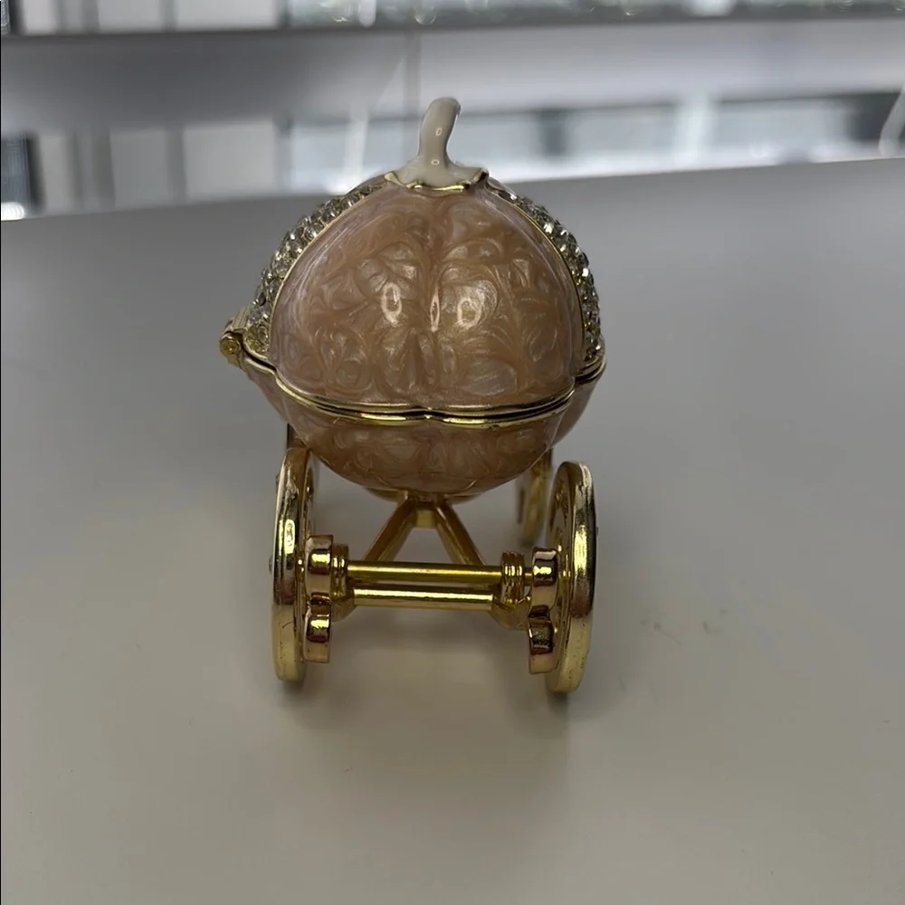 Cinderella Pumpkin Carriage Trinket Jewelry Box, Ring Holder. - Picture 4 of 6